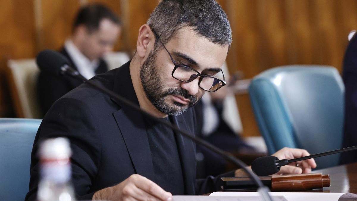 ministrul muncii afirma ca salariile din sistemul bugetar trebuie sa creasca spune florin manole1776250065