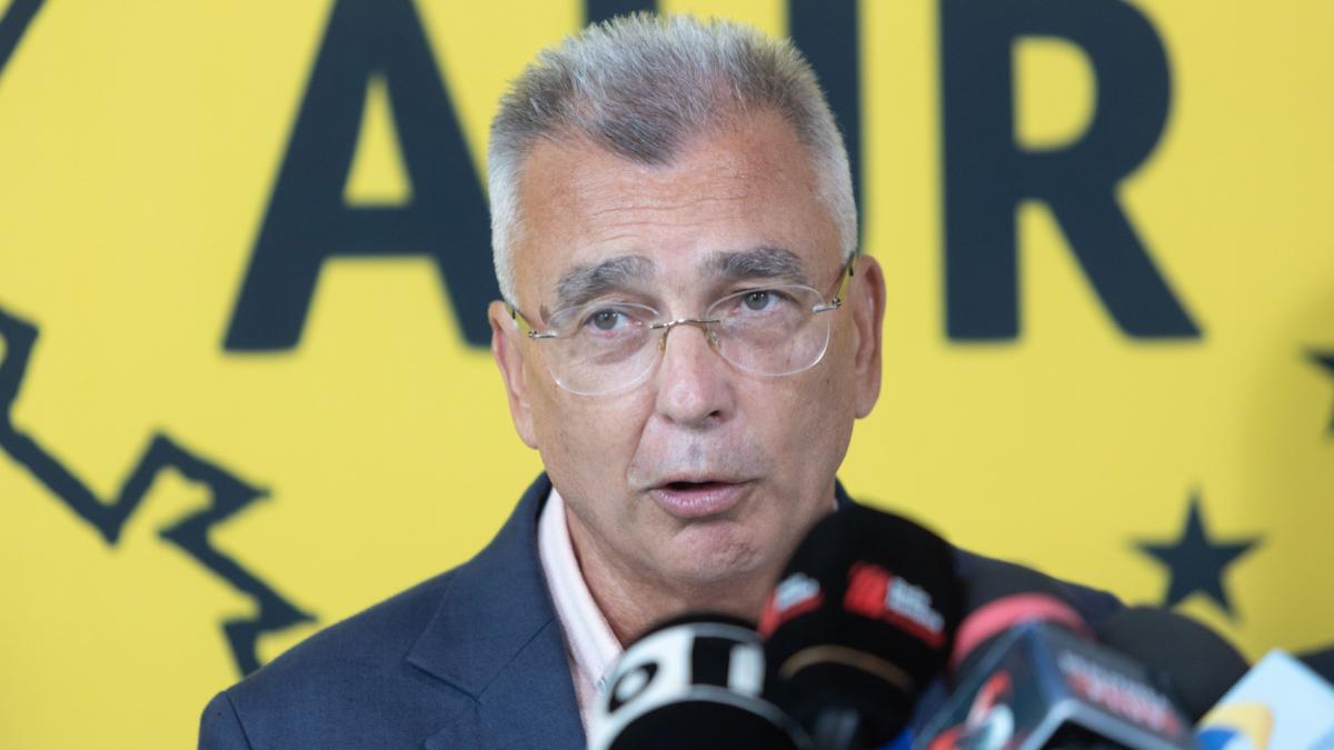 AUR nu solicita parlamentarilor votul deschis la motinea de cenzura impotriva lui Bolojan Peiu1777895995