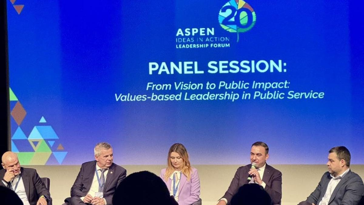 Bogdan Ivan a luat parte la prima ediție a Forumului de Leadership Aspen Ideas in Action. 3 Bogdan Ivan a luat parte la prima editie a Forumului de Leadership Aspen Ideas in Action1780245780