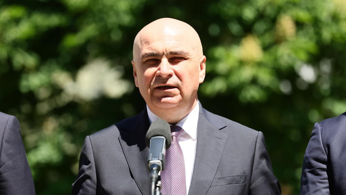 Bolojan acuza PSD in scandalul banilor impartiti pe servetel Sa ai atata tupeu sa1779439247