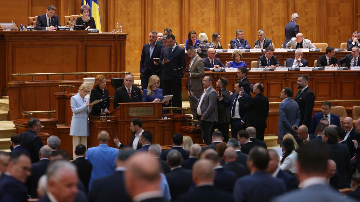 Cei 63 care pot decide cine va forma Guvernul. Grindeanu: Sunt oameni capabili / Bolojan: Putem să... 2 Cei 63 care pot decide cine va forma Guvernul Grindeanu Sunt oameni capabili Bolojan Putem sa1779347445