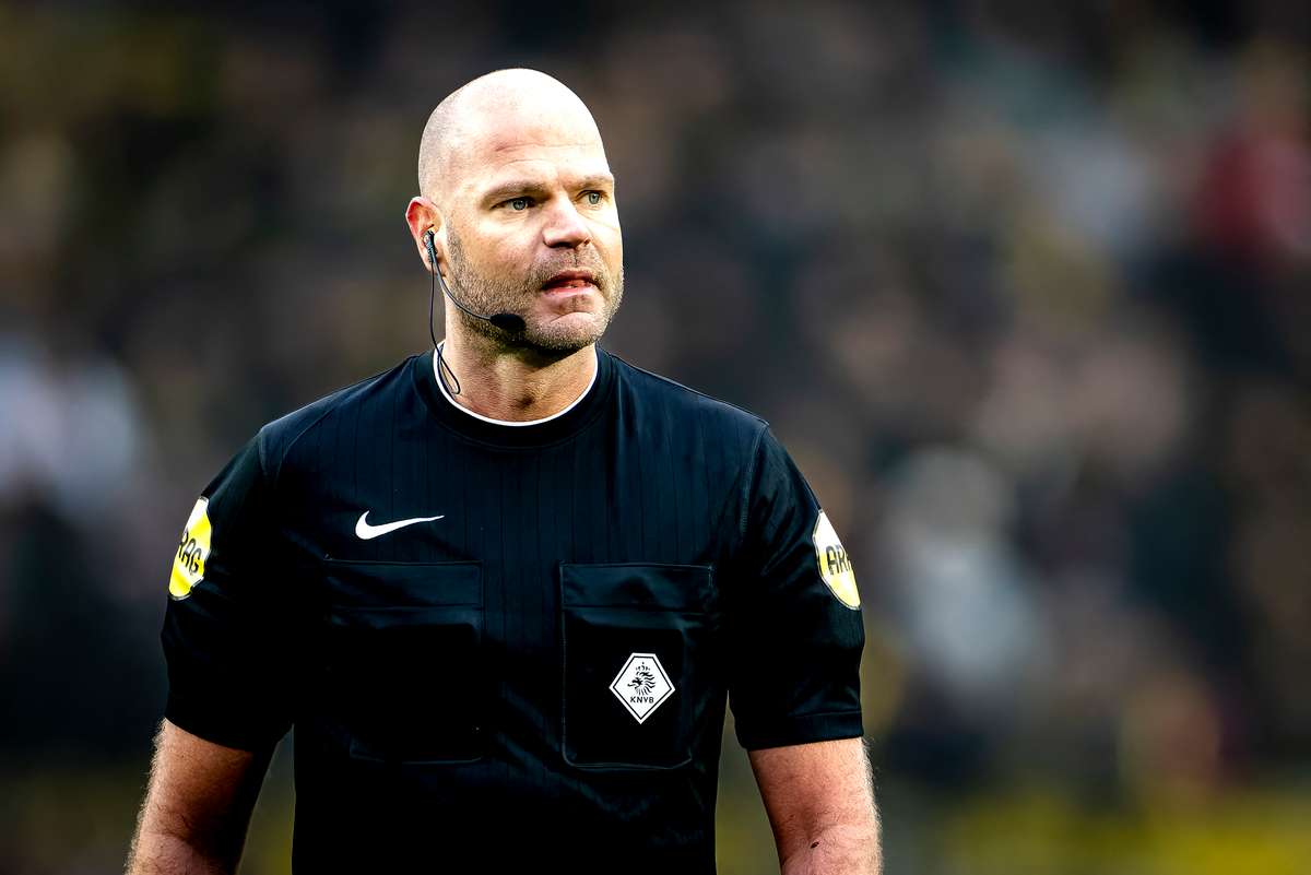 FIFA a eliminat un arbitru de pe lista pentru Mondial din cauza acuzatiilor de hartuire