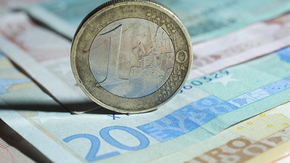 Nazare afirma ca cresterea cursului euro este cauzata de motiunea de cenzura Efectele nu sunt