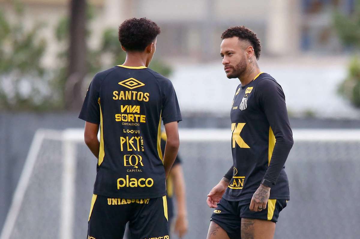 Neymar din nou in centrul atentiei Motivul pentru care l ar fi lovit pe Robinho Jr la un antrenament1777901414