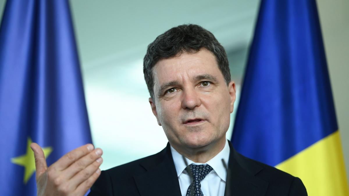 Nicușor Dan: Până pe 31 mai vom semna contractele pentru programul SAFE 2 Nicuser Dan Pana pe 31 mai vom semna contractele pentru programul SAFE1778574725