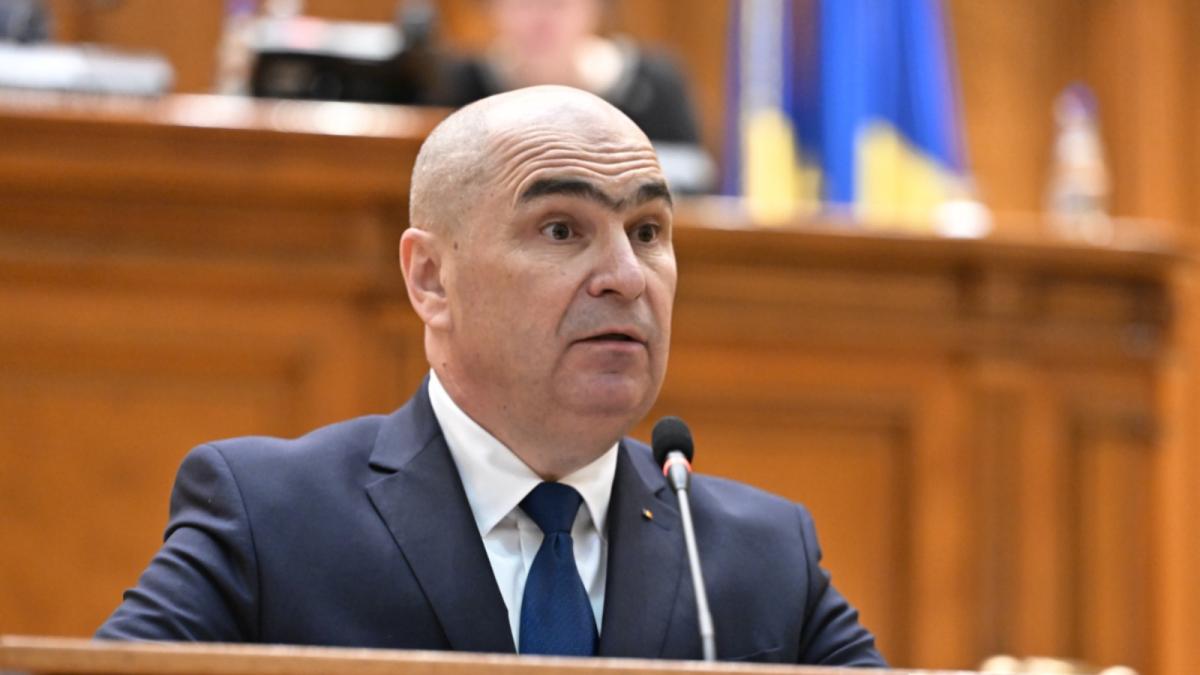 PSD il acuza pe Bolojan ca distribuie banii din fondul de pe un servetel si cu un