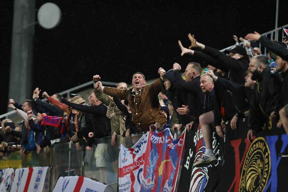 Sahtior Donezk si AEK Larnaca sanctonate de UEFA din cauza comportamentului suporterilor1778669902