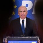 Sondaj CURS inainte de motiune 58 dintre romani considera ca Bolojan ar trebui sa renunte la functia sa1777721396