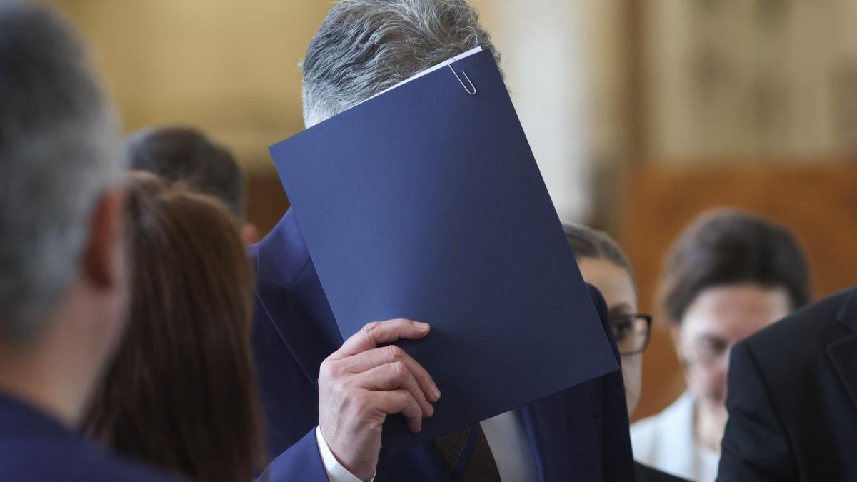 portretul viitorului premier kelemen hunor independent nu trebuie sa fie lider de partid dar trebuie sa1778590037