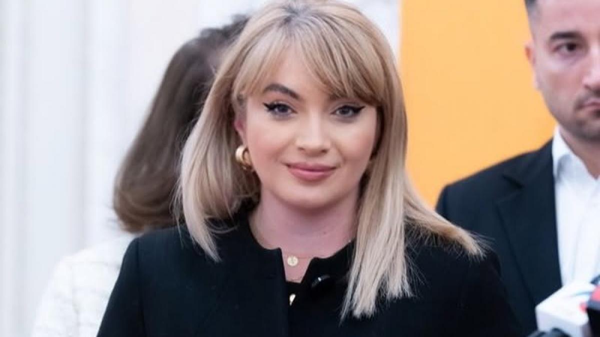Avocata AUR Silvia Uscov a demisionat din partid acuzandu l pe Simion ca opteaza pentru varianta1782715580