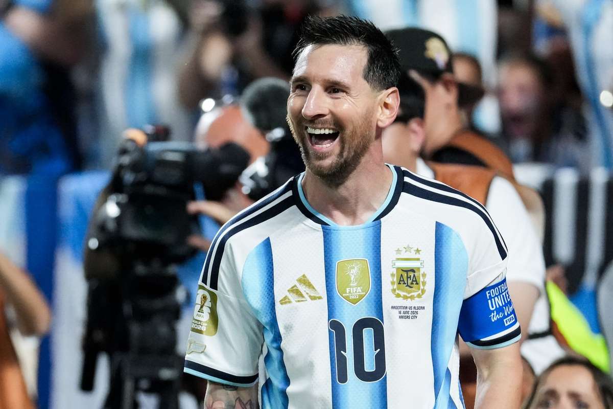 Cum l-a demolat Lionel Messi pe Algeria în meciul de deschidere al Argentinei la Cupa Mondială 2 Cum l a demolat Lionel Messi pe Algeria in meciul de deschidere al Argeninei la Cupa Mondiala1781675839