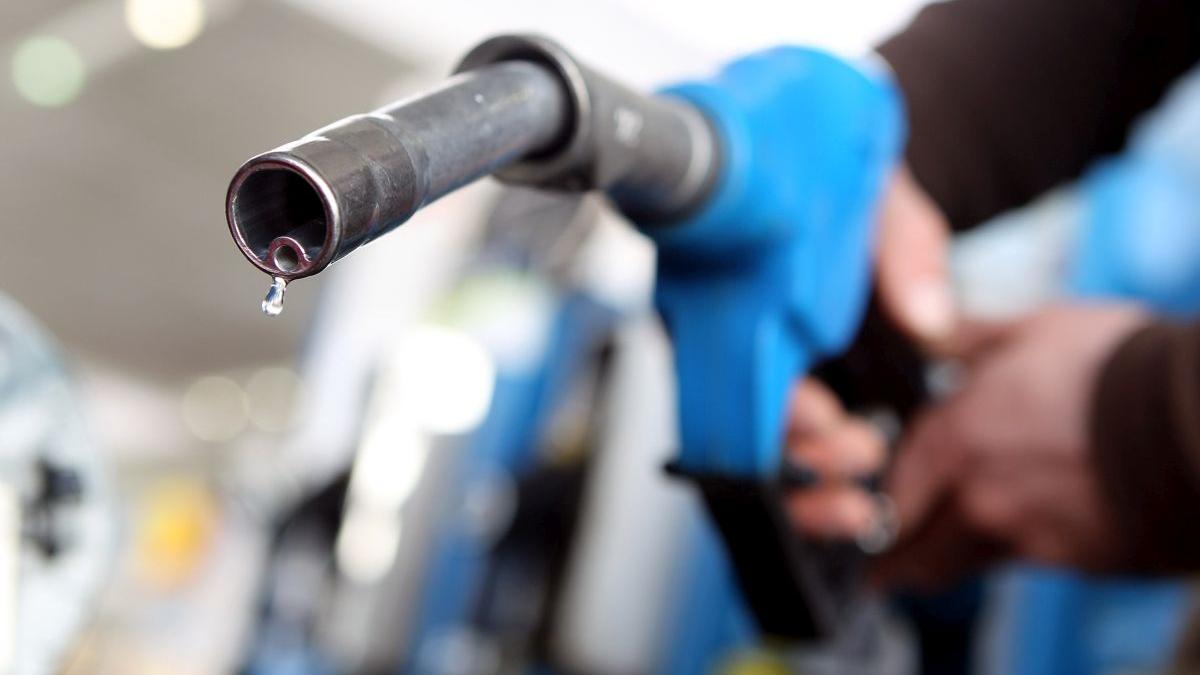 De maine benzina si motorina ar putea creste in pret multumita PNL fostul ministru Bogdan Ivan acuza PNL1782829907