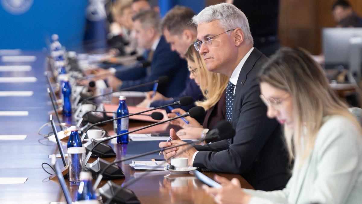 Dragoș Pîslaru: Miniștrii ar putea beneficia de un spor de 20% pentru fonduri europene. În ceea ce îi privește pe primari... 2 Dragos Pislaru Ministrii ar putea beneficia de un spor de 20 pentru fonduri europene In ceea ce ii priveste pe primari1780510340