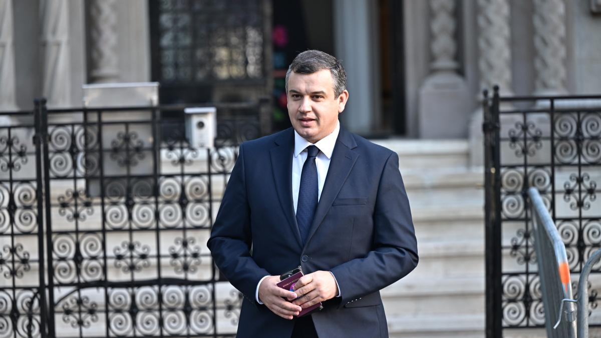 Eugen Tomac demarează negocierile pentru o majoritate care să susțină guvernul „tehnic”. Se deplasează la... 2 Eugen Tomac demareaza negocierile pentru o majoritate care sa sustina guvernul tehnic Se deplaseaza la1780922549