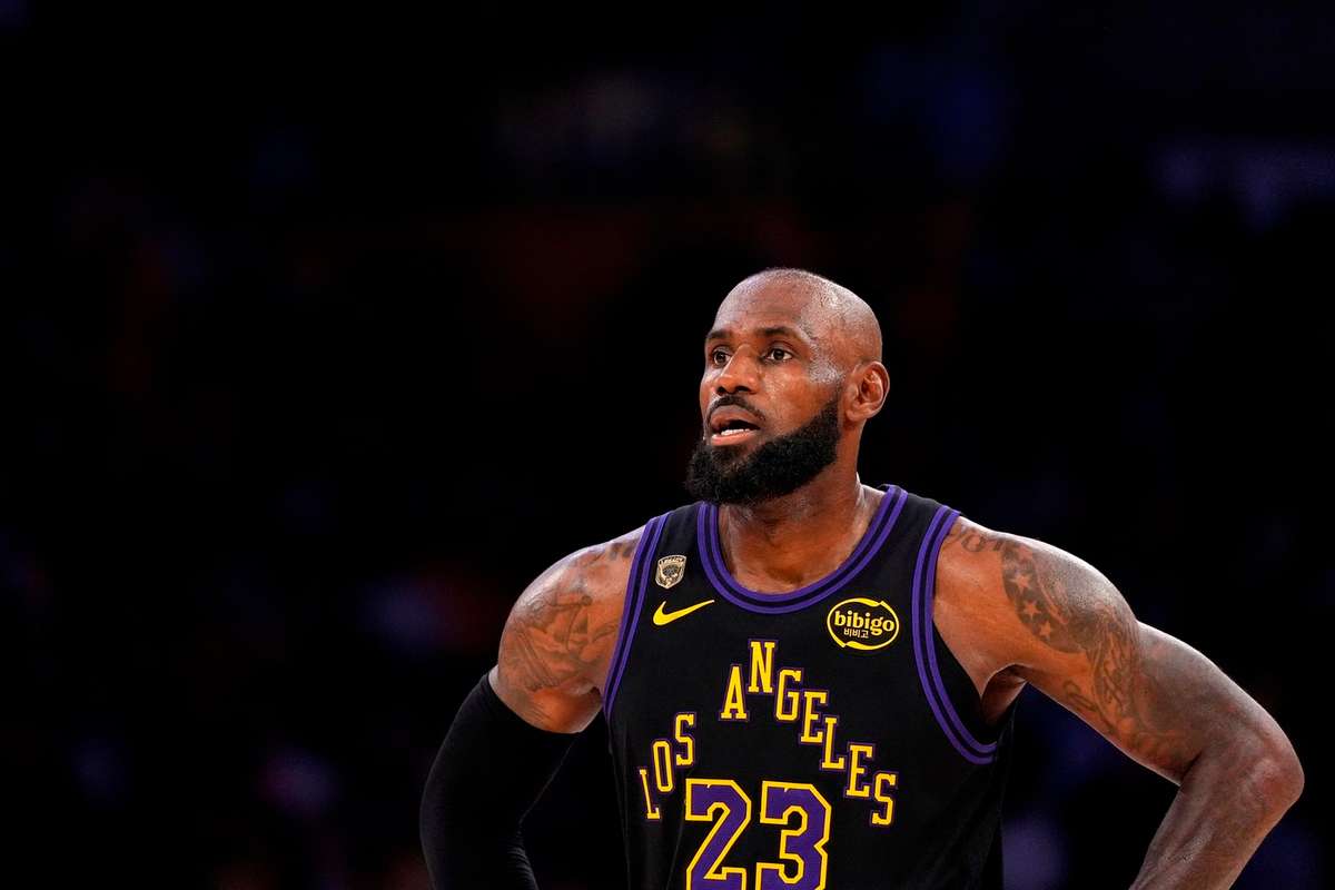 LeBron James aproape de a parasi Los Angeles Lakers si de a deveni jucator liber1782838911