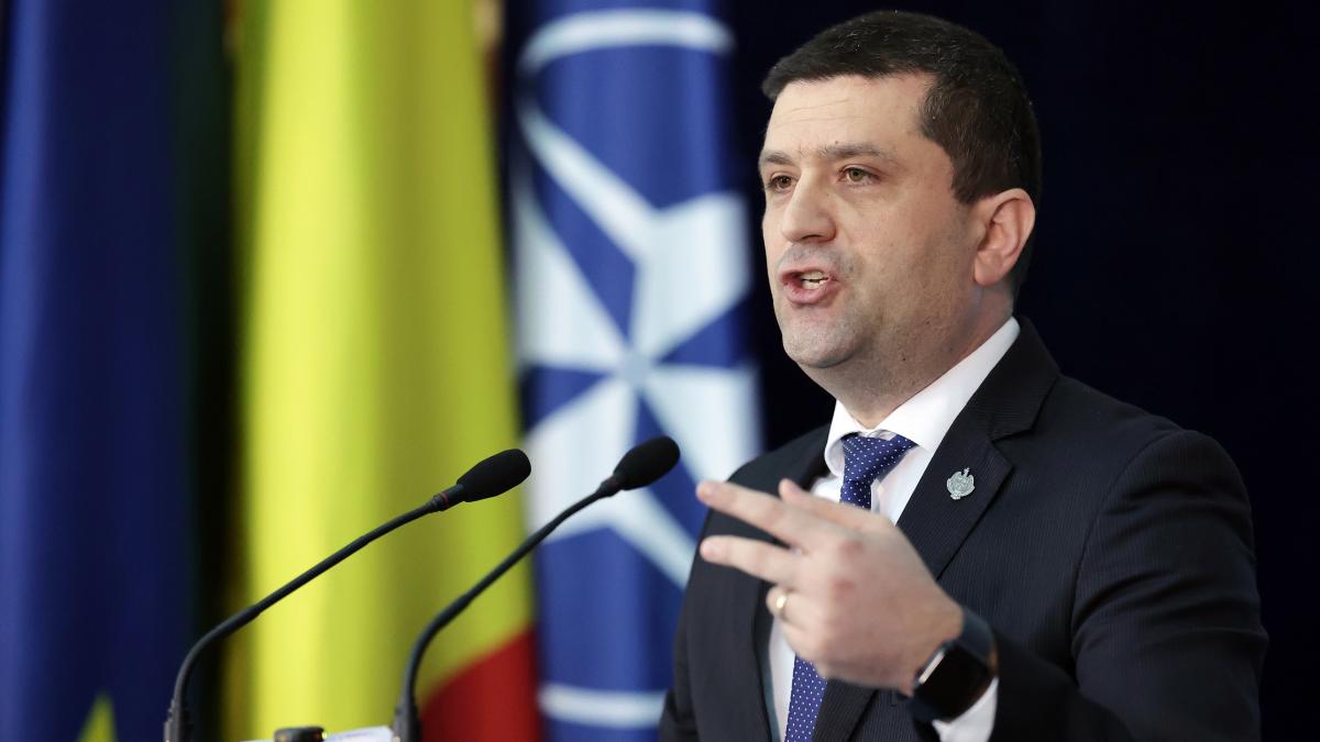 Miruta dupa ce a abordat problema dronelor navale la intalnirea ministeriala NATO Statele aliate1781113340
