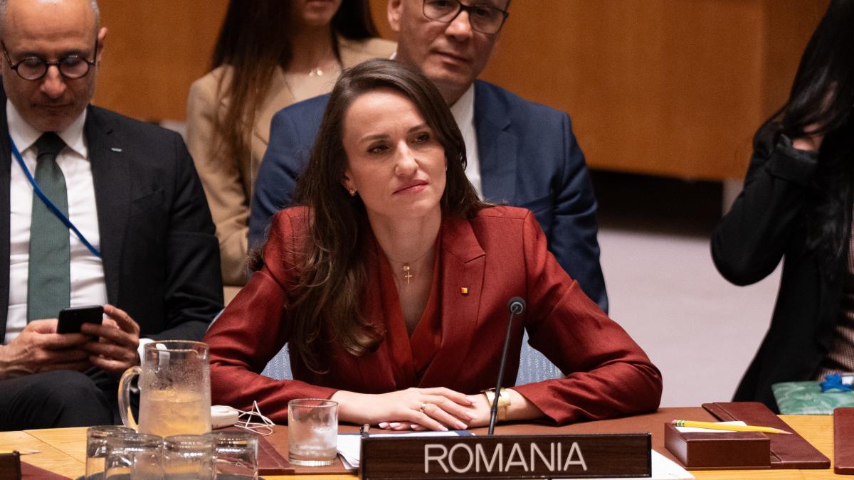PSD o acuză pe Oana Țoiu că ar fi participat la Consiliul de Securitate al ONU „fără mandat de la... 2 PSD o acuza pe Oana Toiu ca ar fi participat la Consiliul de Securitate al ONU fara mandat de la1780508557