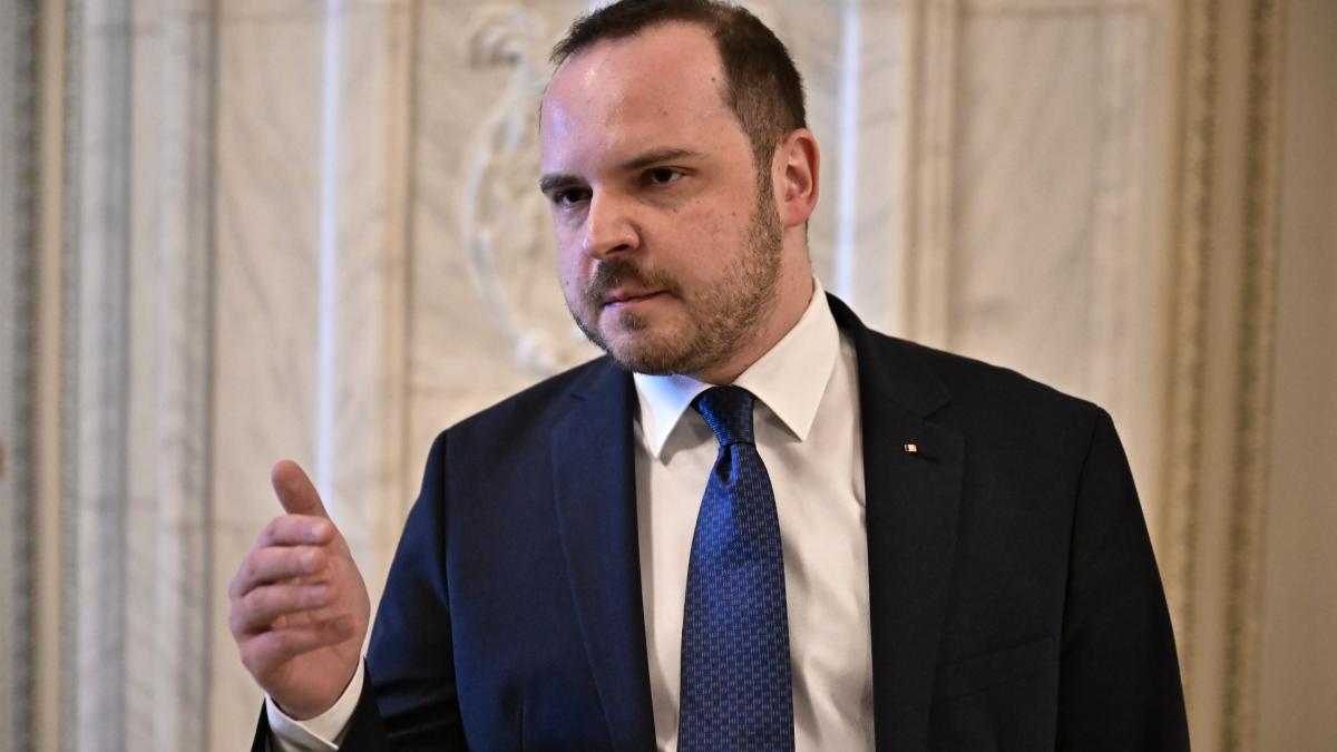 Rogobete mesaj pentru Bolojan Opritiva o secunda Cand ati privit Romania fara harti politice1782500487