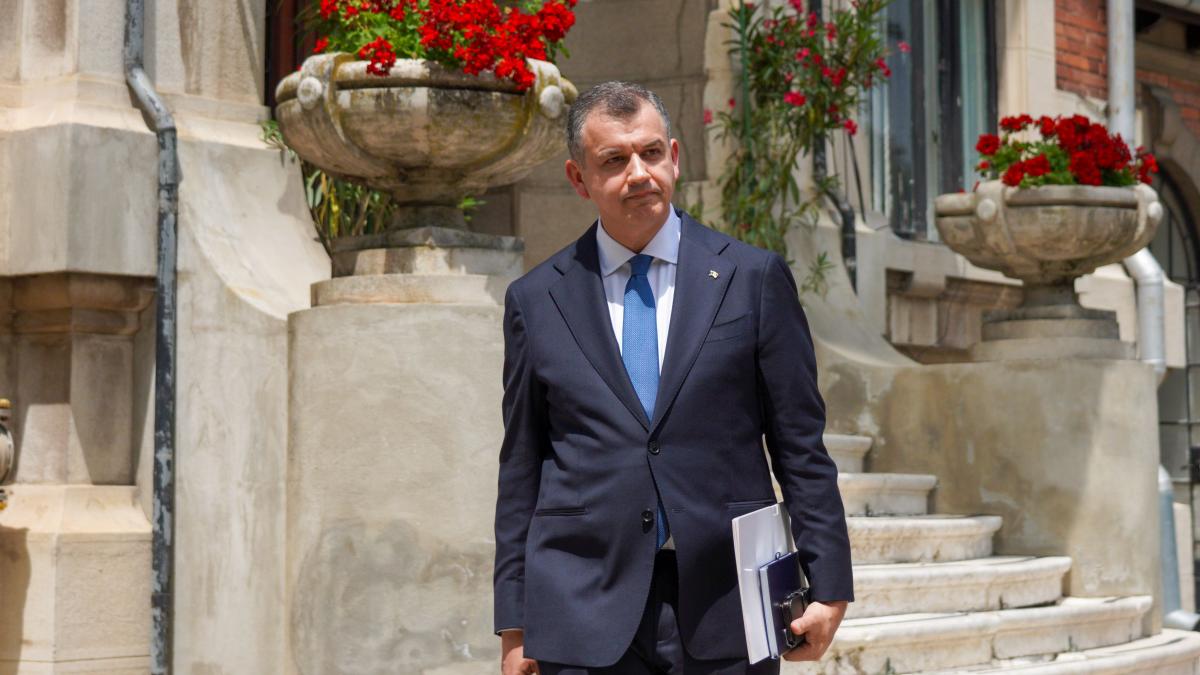 "Sunt deschis să discutăm fiecare nume din cabinet" - Compromisul lui Eugen Tomac pentru deblocare... 4 Sunt deschis sa discutam fiecare nume din cabinet compromisul lui eugen tomac pentru deblocare1781164654