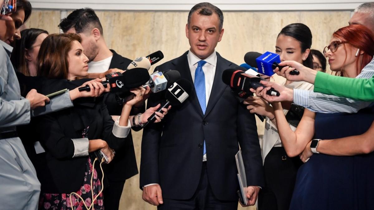 Tomac: „Taxele și impozitele nu vor crește”. Legea salarizării bugetarilor, în forma actuală,... 4 Tomac Taxele si impozitele nu vor creste Legea salarizarii bugetarilor in forma actuala1781370751