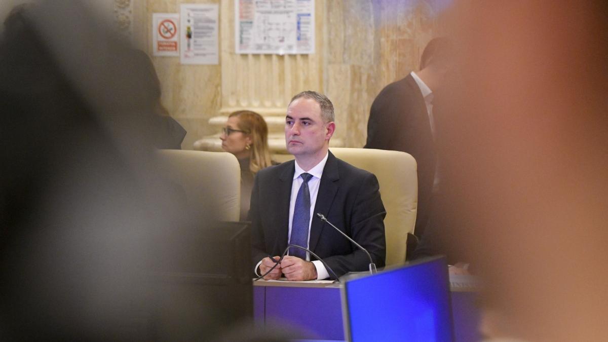 Avertismentul ministrului Nazare înaintea deciziei agențiilor de rating: „Nu ne putem permite...” 3 Avertismentul ministrului Nazare inaintea deciziei agentilor de rating Nu ne putem permite1785348880