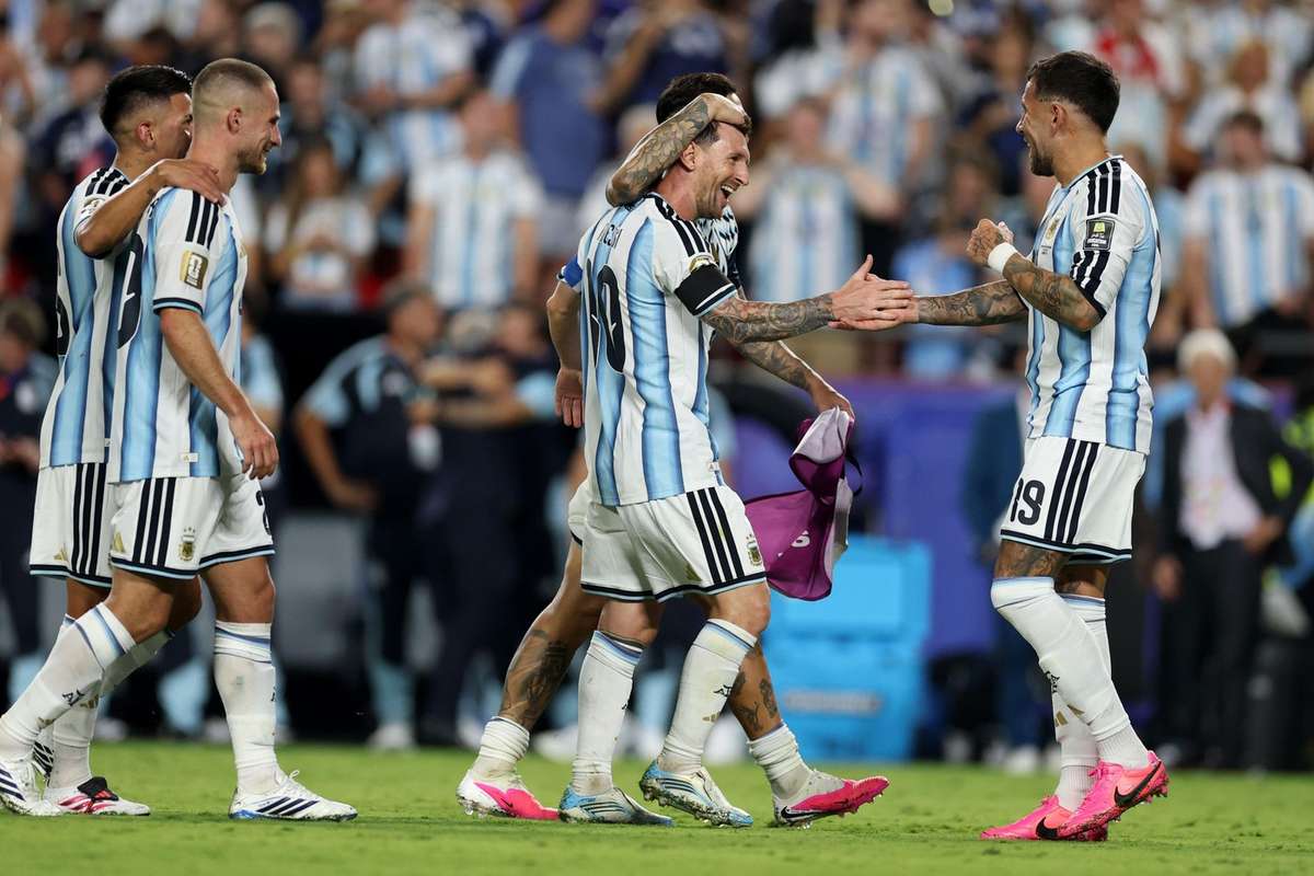 Ca în 1986! FIFA a permis Argentinei să joace în albastru împotriva Angliei 2 Ca in 1986 FIFA a permis Argentinei sa joace in albastru impotriva Angliei1784015177