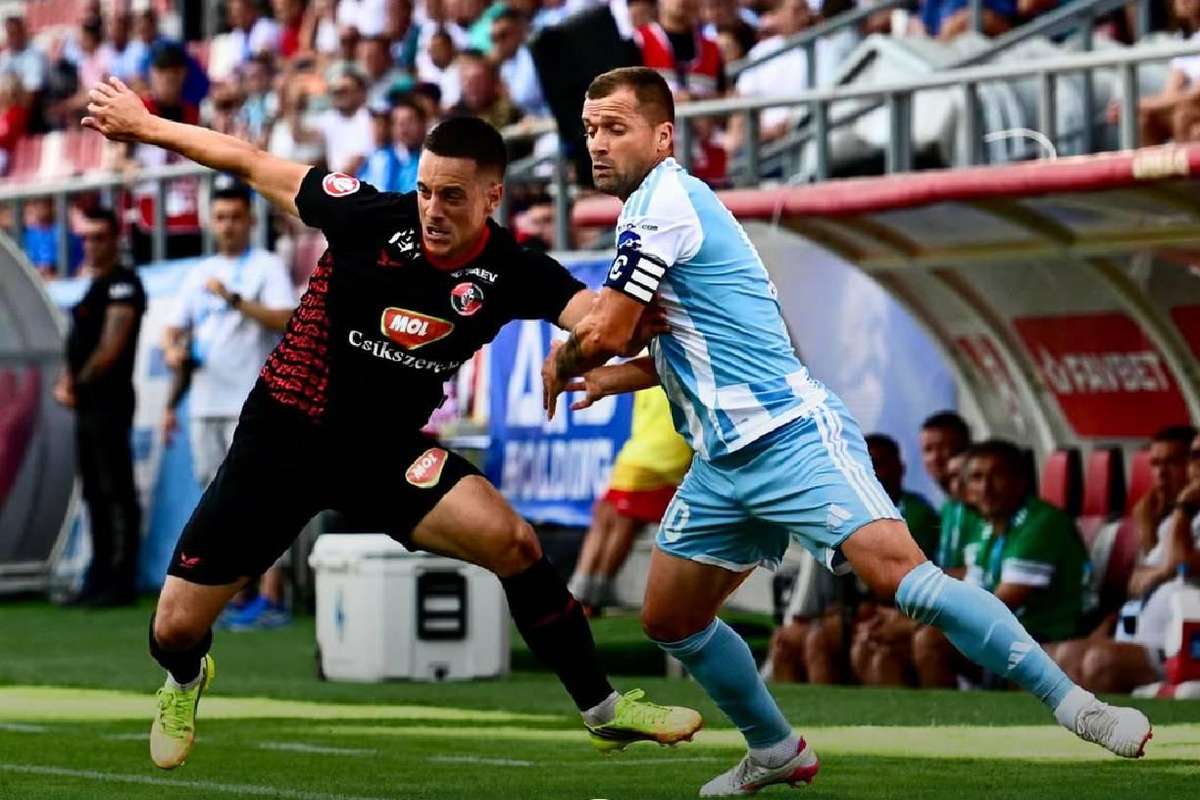 Corvinul se întoarce în Superligă! Debut pe teren propriu împotriva celor de la Csikszereda 2 Corvinul se intoarce in Superliga Debut pe terren propriu impotriva celor de la Csikszereda1784569578