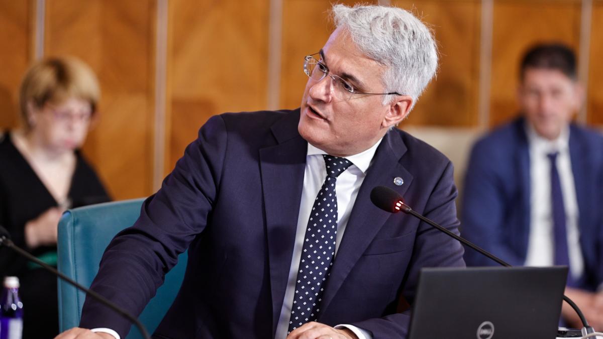 DIICOT il ia peste picior pe Pislaru dupa perchezitiile de miercuri Astazi suntem si la Casa de1784115977
