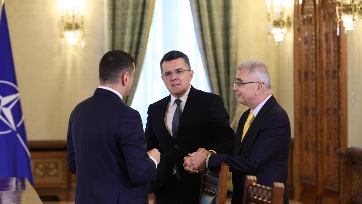 Dan Dungaciu: „AUR își propune atât funcția de premier, cât și președinția Senatului”. Care va rămâne... 2 Dan Dungaciu AUR isi propune atat functia de premier cat si presedintia Senatului Care va ramane1783190785