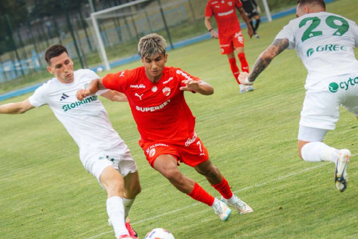 Dinamo, înfrântă de campioana Ciprului în ultimul meci de pregătire al verii 2 Dinamo infranta de campioana Ciprului in ultimul meci de pregatire al verii1782935176