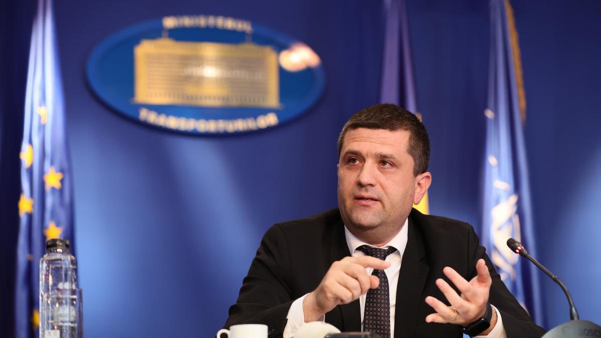 Doua cladiri au fost ridicate la distant a de sub 100 de metri de un depozit de munitie din Pitesti1784284297