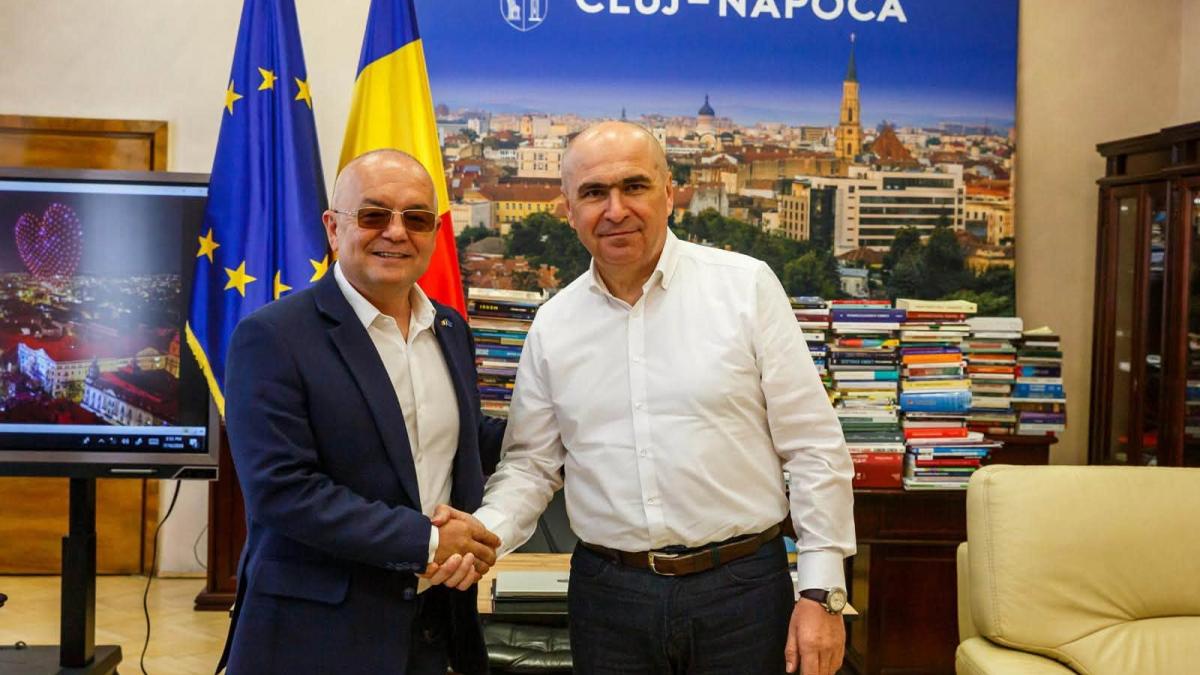 Emil Boc și Ilie Bolojan au discutat la Cluj-Napoca despre investiții de 100 de milioane de euro prin PNRR. 2 Emil Boc si Ilie Bolojan au discutat la Cluj Napoca despre investitii de 100 de milioane de euro prin PNRR1783703774