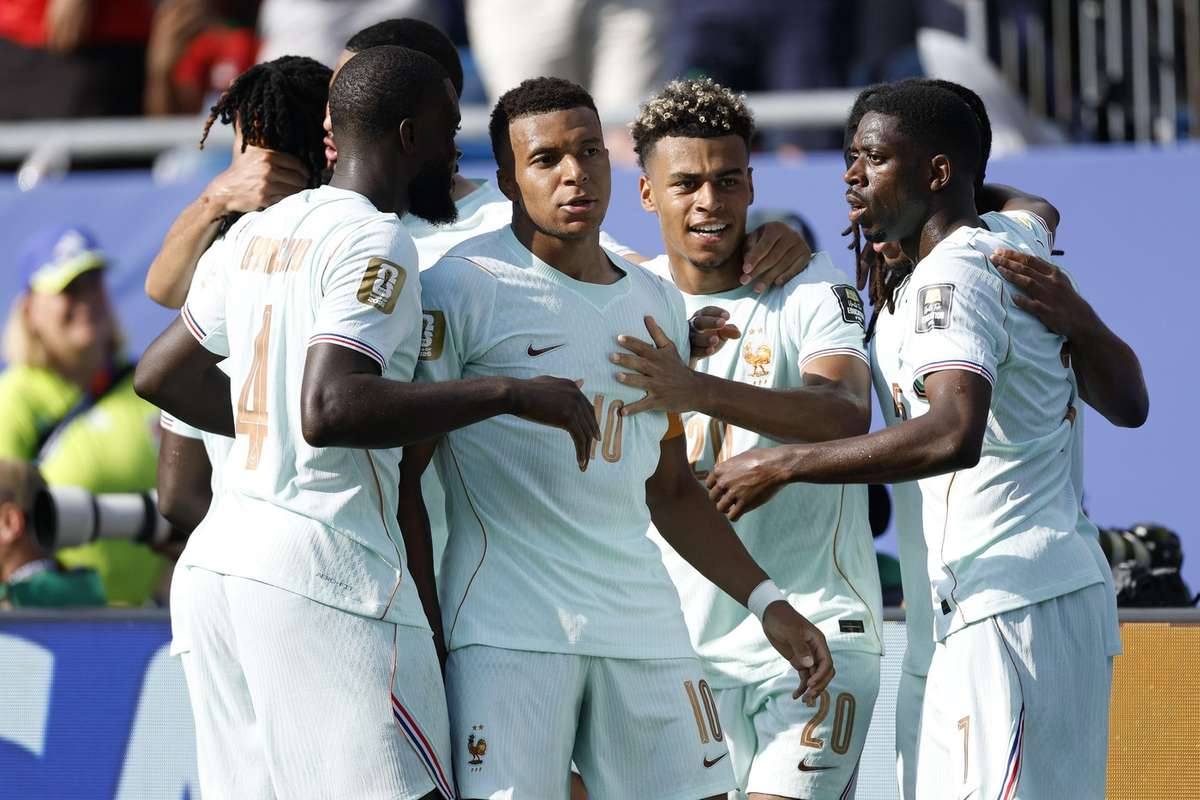 Franța, prima semifinalistă! Execuții spectaculoase pentru Mbappe și Balonul de Aur, Dembele 2 Franta prima semifinalista executii spectaculoase pentru Mbappe si Balonul de Aur Dembele1783636285