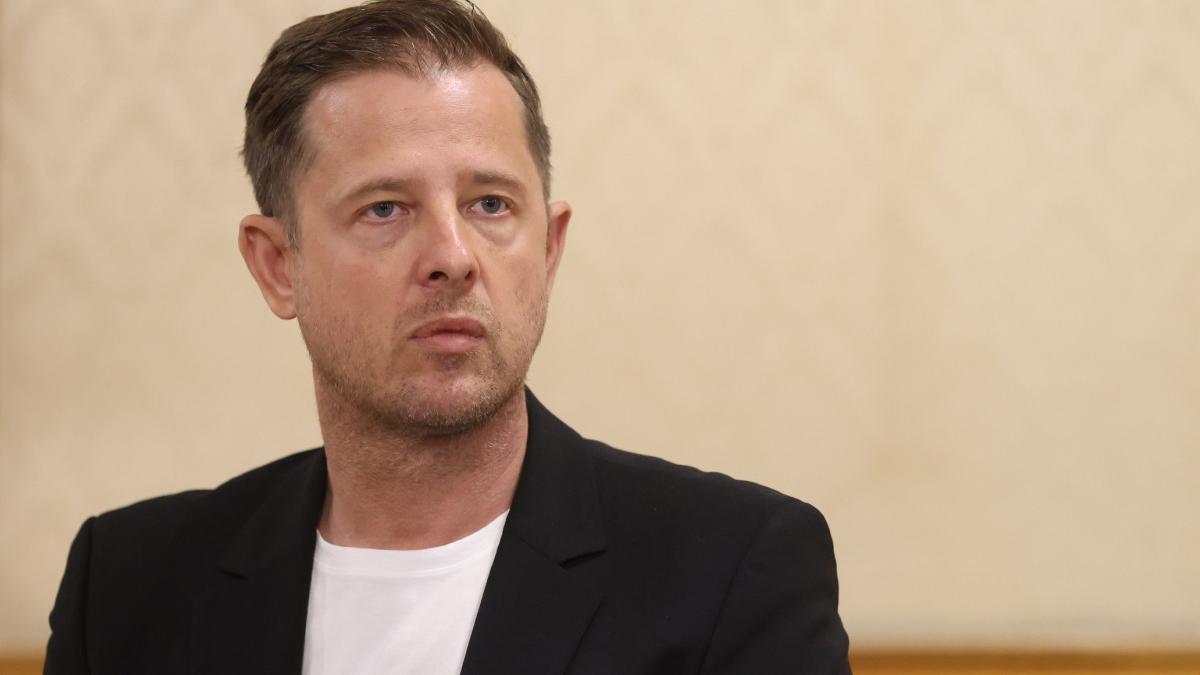 Hubert Thuma îi aduce acuzații lui Cătălin Drulă că, prin intermediul apropiaților săi, împiedică extinderea Magistralei 4 de... 2 Hubert Thuma ii aduce acuzatii lui Catalin Drula ca prin intermediul apropiatilor sai impedica extinderea Magistralei 4 de1783608373