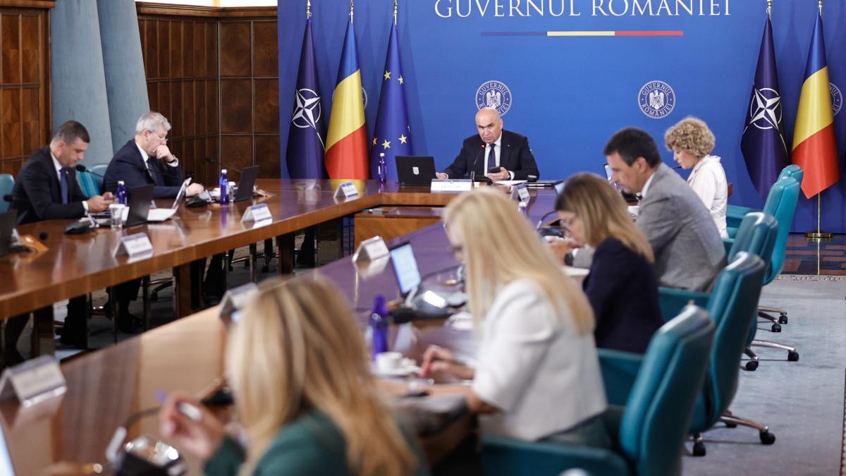 Ilie Bolojan a convocat o ședință de urgență la Guvern. Surse: Ar putea fi declarat starea de... 2 Ilie Bolojan a convocat o sedinta de urgenta la Guvern Surse Ar putea fi declarat starea de1785496483