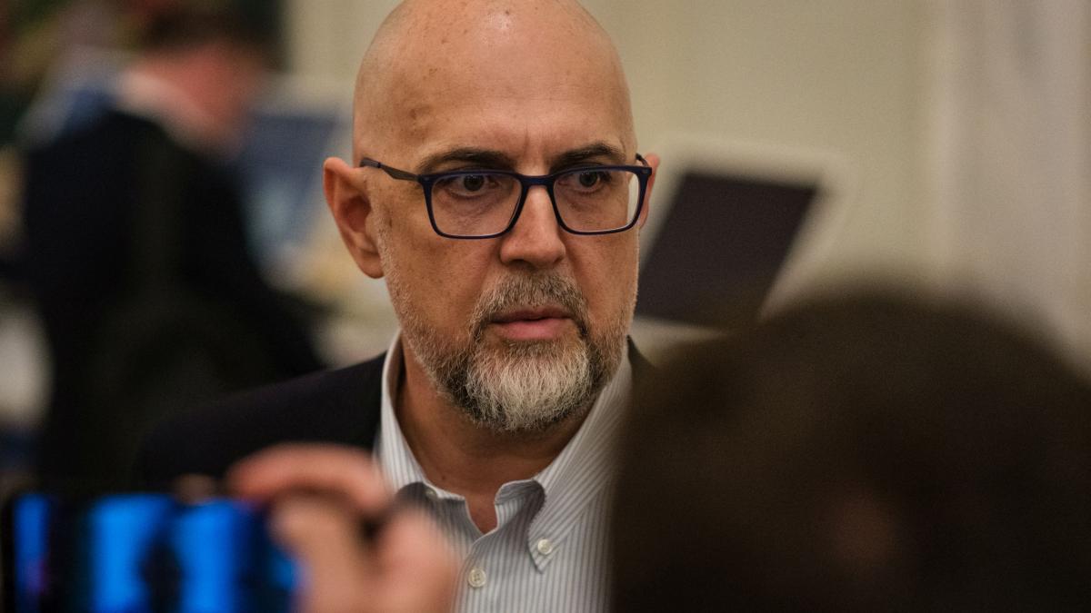 Kelemen Hunor afirmă că legea salarizării este într-o formă care „nu poate fi adusă în Parlament”:... 2 Kelemen Hunor afirma ca legerea salarizarii este intr o forma care nu poate fi adusa in Parlament1785340775