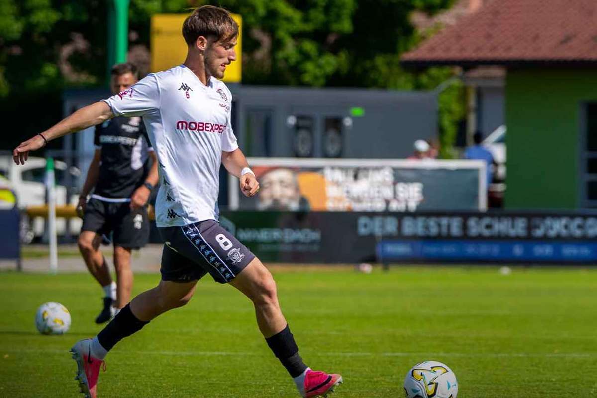 LIVE SK Rapid - Rapid București: Al doilea meci amical al verii pentru giuleșteni 2 LIVE SK Rapid Rapid Bucuresti Al doilea meci amical al verii pentru giulesteni1783265478