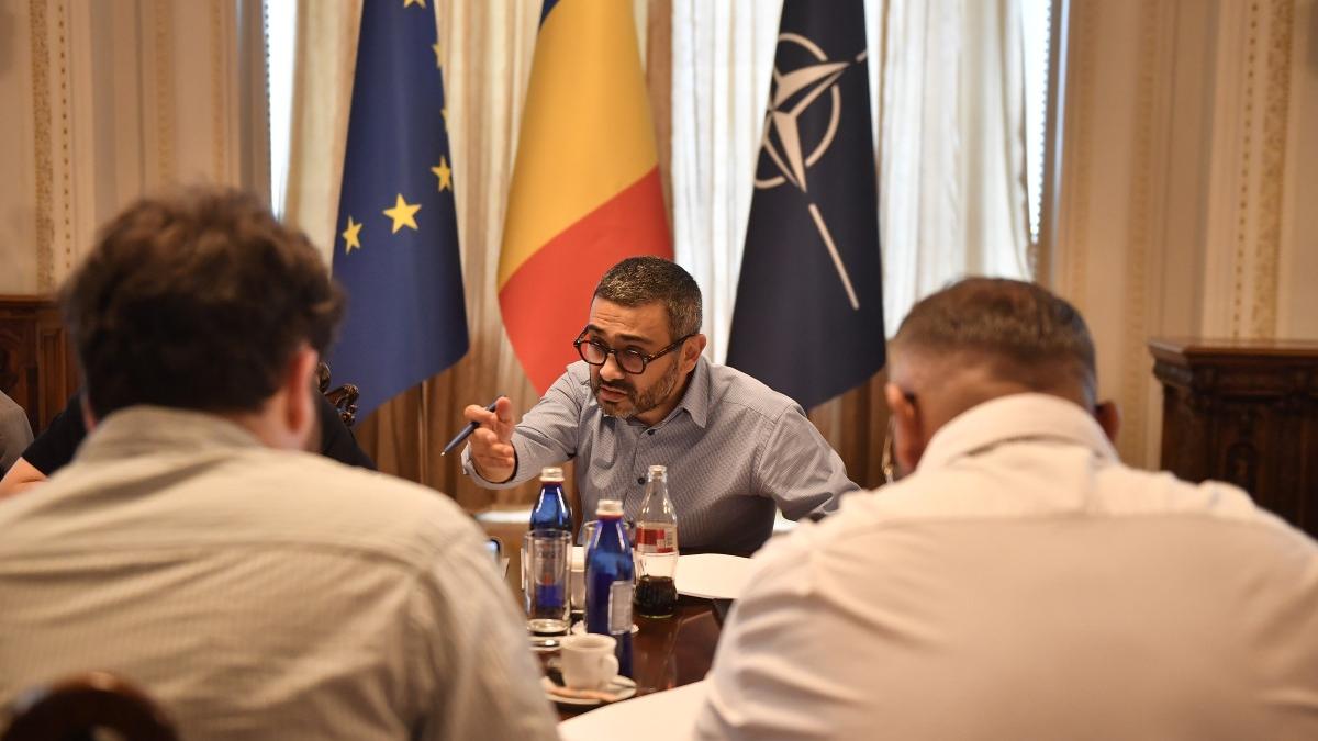Legea salarizării: Manole anunță o analiză în domeniul sănătății, unde „destul de multe profesii suferă din... 2 Legea salarizarii Manole anunta o analiza in domeniul sanatatii unde destul de multe profesii sufera din1784467887