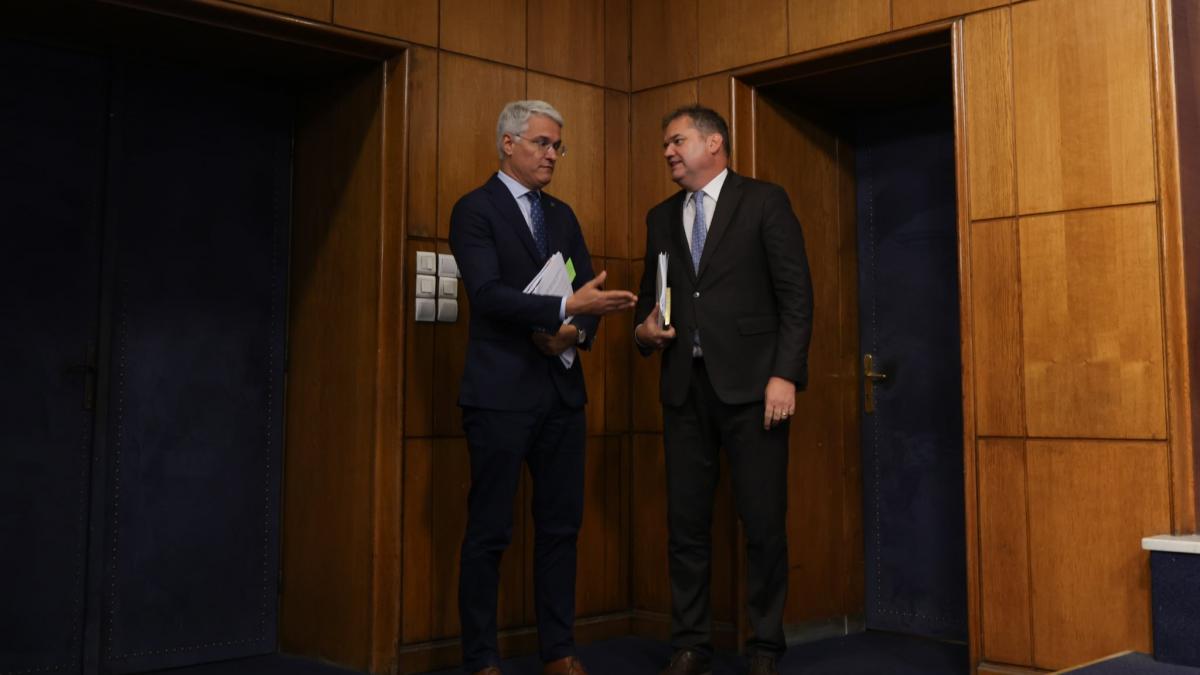Legea salarizării propusă de Pîslaru a fost anulată de Cseke Attila. Ministerul Sănătății:... 3 Legea salarizarii propusa de Pislaru a fost anulata de Cseke Attila Ministerul Sanatatii1784634419