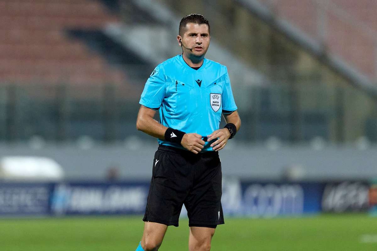 Lovitură pentru arbitrajul românesc! UEFA l-a retras pe Andrei Chivulete de la un meci din Europa League 2 Lovitura pentru arbitrajul romanesc UEFA l a retras pe Andrei Chivulete de la un meci din Europa League1783508564