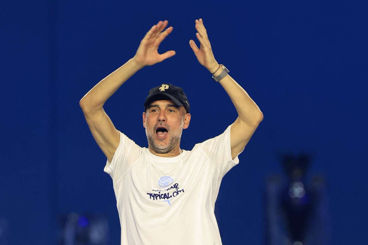 Marea surpriză a verii: Pep Guardiola, noul antrenor al Italiei? Întrevedere la Barcelona cu Maldini și Leonardo 4 Marea supriza a verii Pep Guardiola noul antrenor al Italiei Intrevedere la Barcelona cu Maldini si Leonardo1784554307
