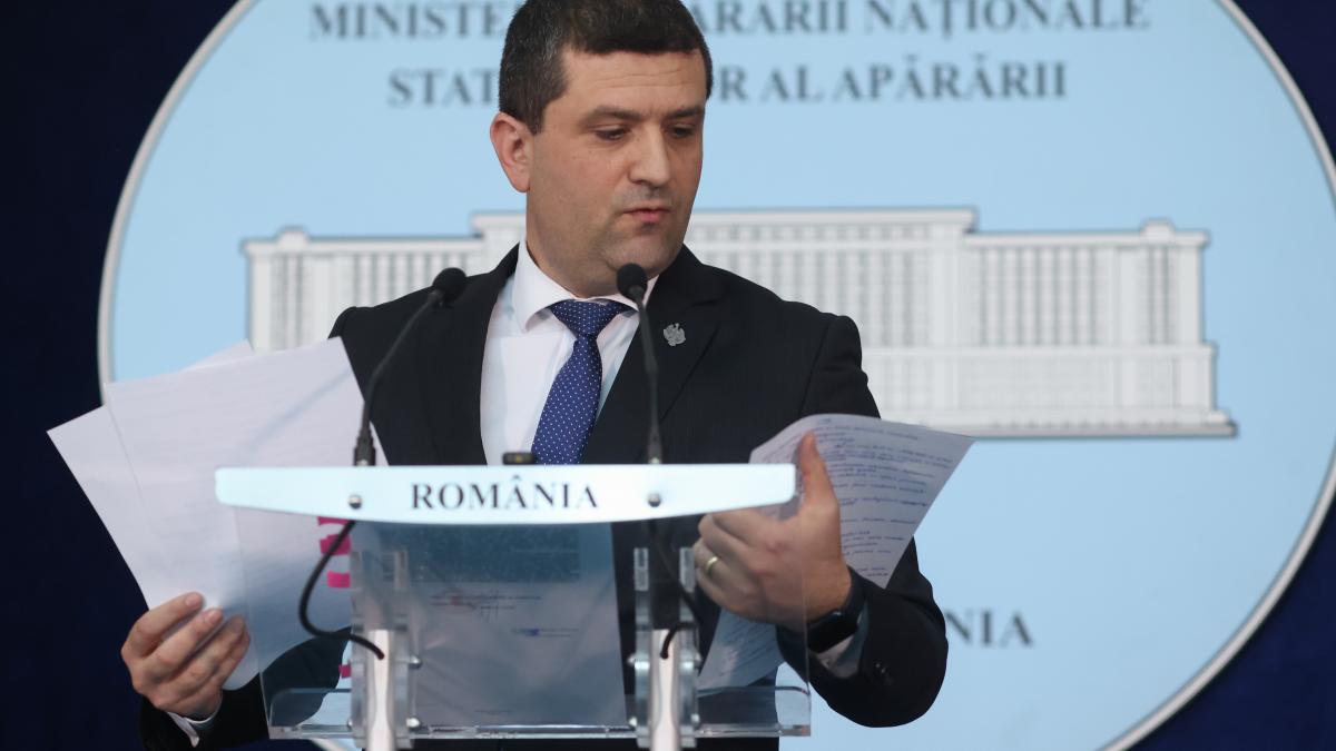 Miruță: Comandantul de la Murfatlar își deconta pantofii și hainele din contabilitatea unității. 2 Miruta Comandantul de la Murfatlar isi deconta pantofii si hainele din contabilitatea unitatii1784281587