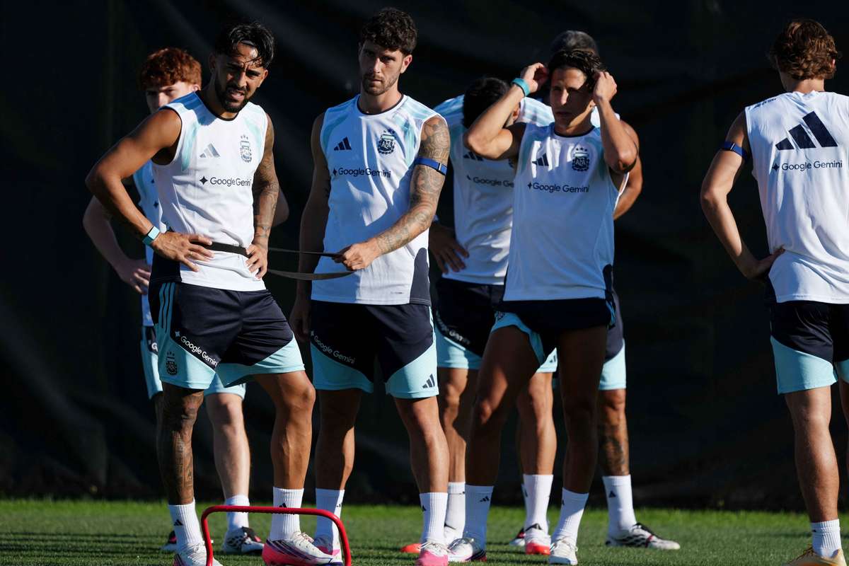 Motivul pentru care Argentina a solicitat ajutorul FIFA înaintea meciului cu Anglia 2 Motivul pentru care Argentina a solicitat ajutorul FIFA inaintea meciului cu Anglia1783970183