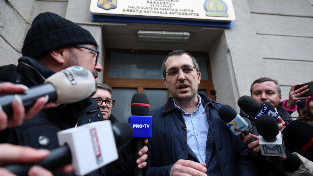 Niciun vaccin nu a fost comandat de mine Cum incearca Vlad Voiculescu sa se sustraga acuzatiilor din1783025181