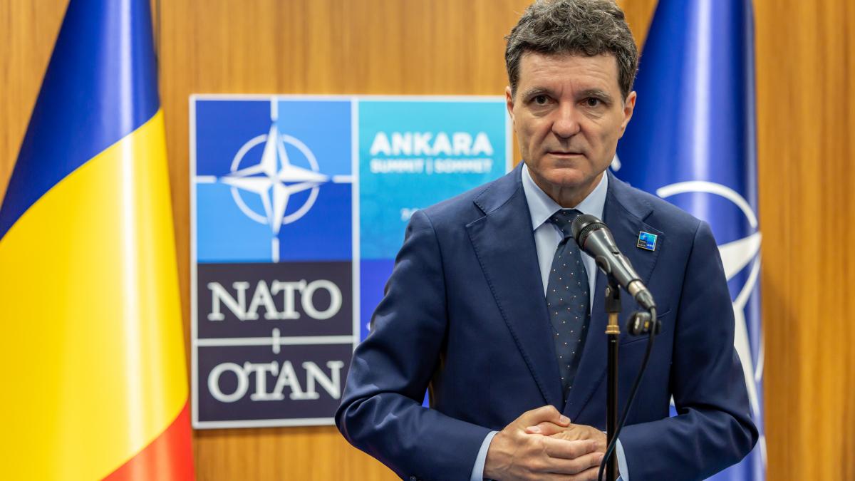 Nicușor Dan a declarat, la Ankara, că nu va propune un premier dacă nu este sigur că are majoritate:... 3 Nicusior Dan a declarat la Ankara ca nu va propune un premier daca nu este sigur ca are majoritate1783524698