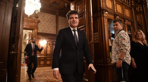 Nicuşor Dan l-a felicitat pe Dacian Cioloş pentru prezentarea viziunii sale privind "o francofonie mai eficientă" 2 Nicusor Dan l a felicitat pe Dacian Ciolos pentru prezentarea viziunii sale privind o francofonie mai eficienta1783171874
