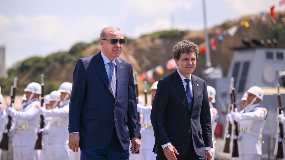 SPP a inlaturat pistolul oferit cadou de Nicusor Dan de la Erdogan Nu l am vazut Mi au cerut cumva1784308584