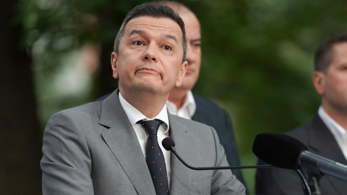 Sorin Grindeanu a mers la registratura Parlamentului pentru a verifica dacă au fost depuse proiectele din PNRR. 2 Sorin Grindeanu a mers la registratura Parlamentului pentru a verifica daca au fost depuse proiectele din PNRR1784232114
