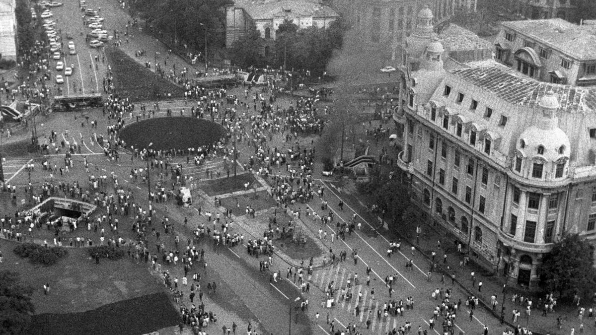 Victimele Mineriadei din 13-15 iunie 1990 vor beneficia de o indemnizație de 5.000 de lei și de medicamente... 2 Victimele Mineriadei din 13 15 iunie 1990 vor beneficia de o indemnizatie de 5000 de lei si de medicamente1783954958