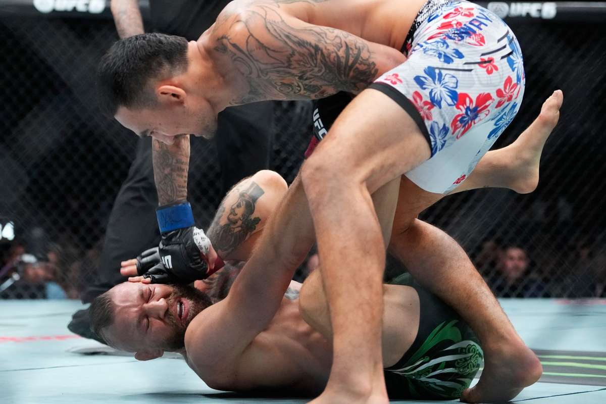 Eșec complet la întoarcerea în ring pentru Conor McGregor! Irlanezul nu a rezistat nici măcar 2 minute. 2 esec complet la intoarcerea in ring pentru conor mcgregor irlanezul nu a rezistat nici macar 2 minute1783842378